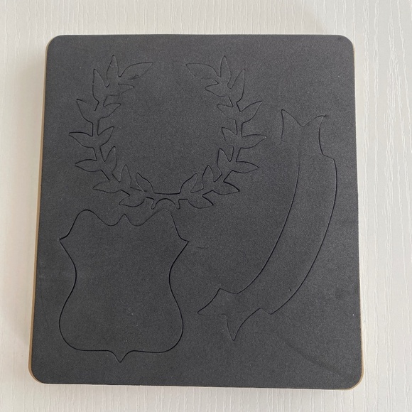 Tim Holtz Alterations Regal Crest Sizzix Cutting Die O/S - Picture 3 of 7